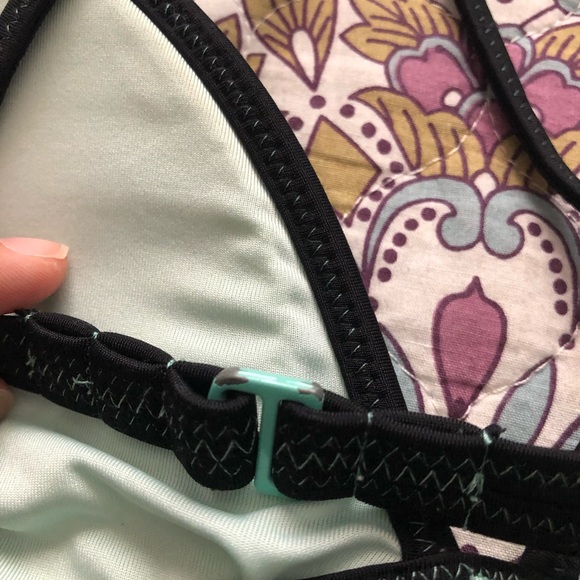 Victoria’s Secret Triangl Bikini Set - Picture 6 of 6